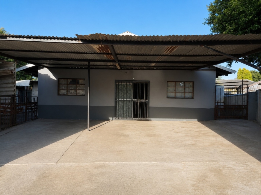 4 Bedroom Property for Sale in Oos Einde North West